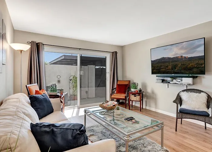 Renovated Quiet Single-story, Minutes To Old Town, Pool Outside The Door Apartment *