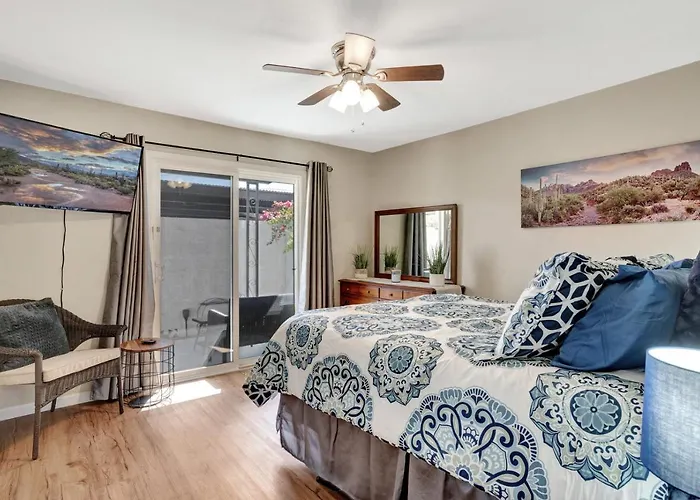 Apartment Renovated Quiet Single-story, Minutes To Old Town, Pool Outside The Door