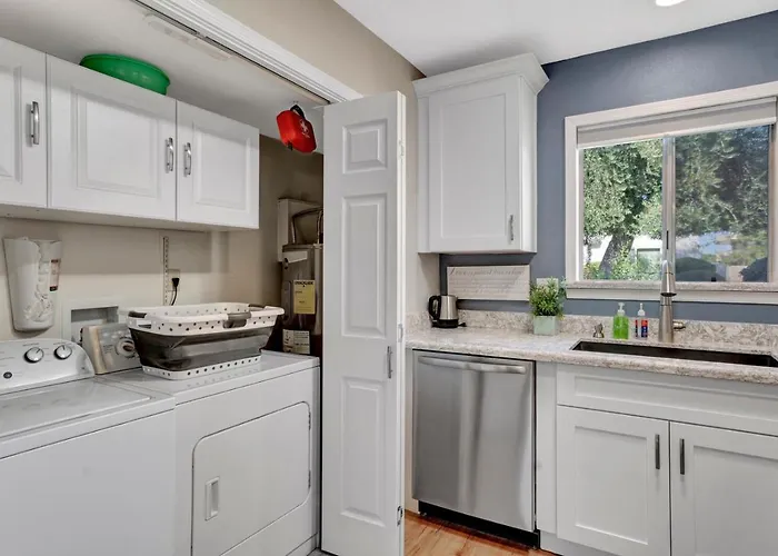 Apartment Renovated Quiet Single-story, Minutes To Old Town, Pool Outside The Door Scottsdale