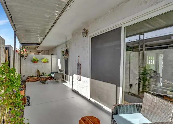 Renovated Quiet Single-story, Minutes To Old Town, Pool Outside The Door *