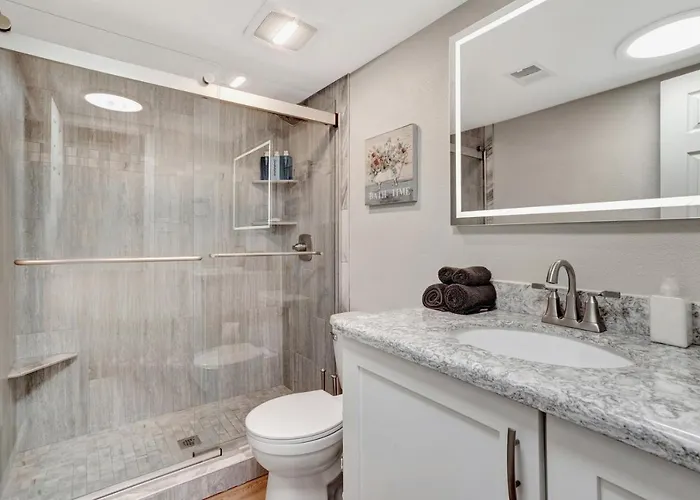 Renovated Quiet Single-story, Minutes To Old Town, Pool Outside The Door *